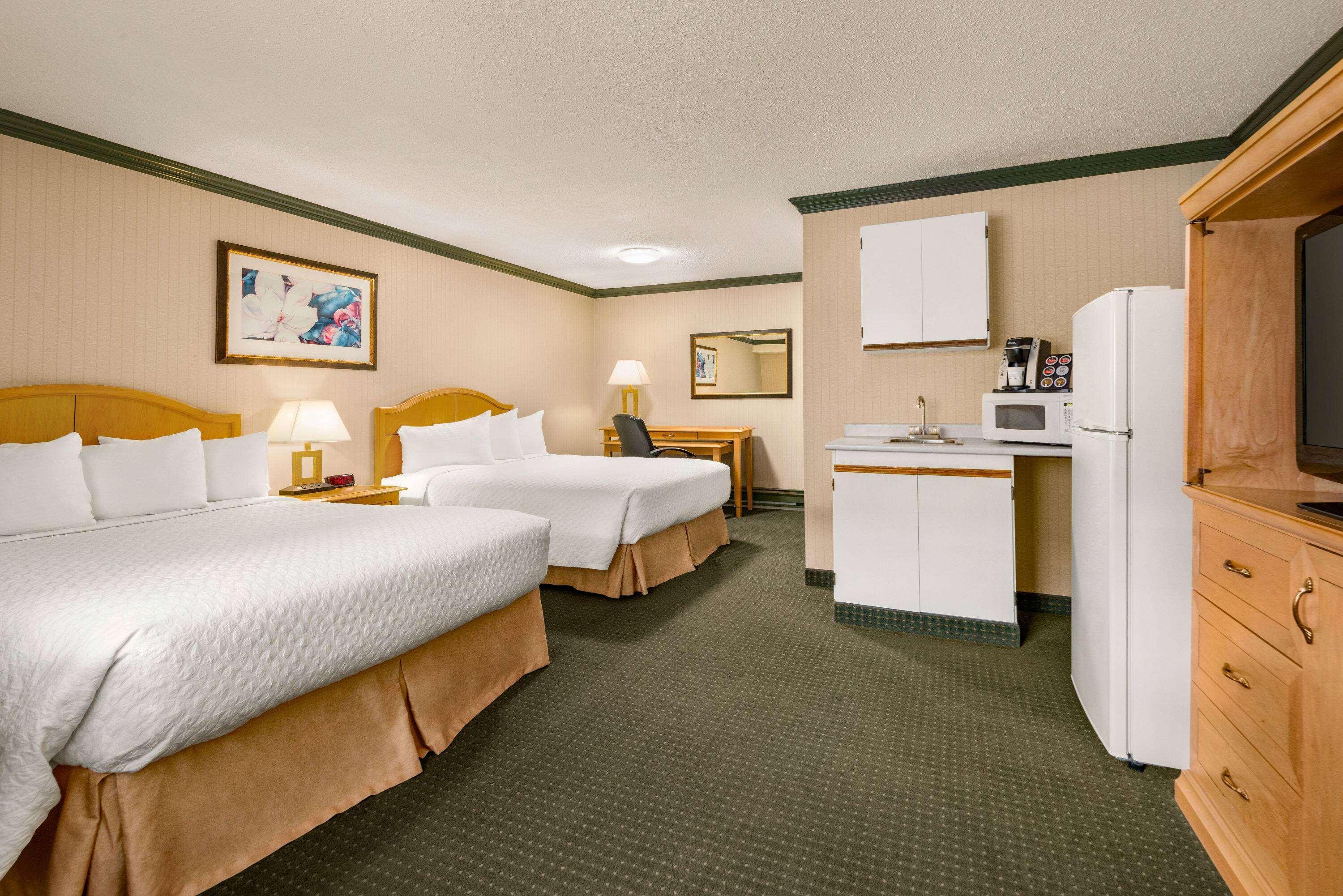 Travelodge By Wyndham Dawson Creek Exterior foto